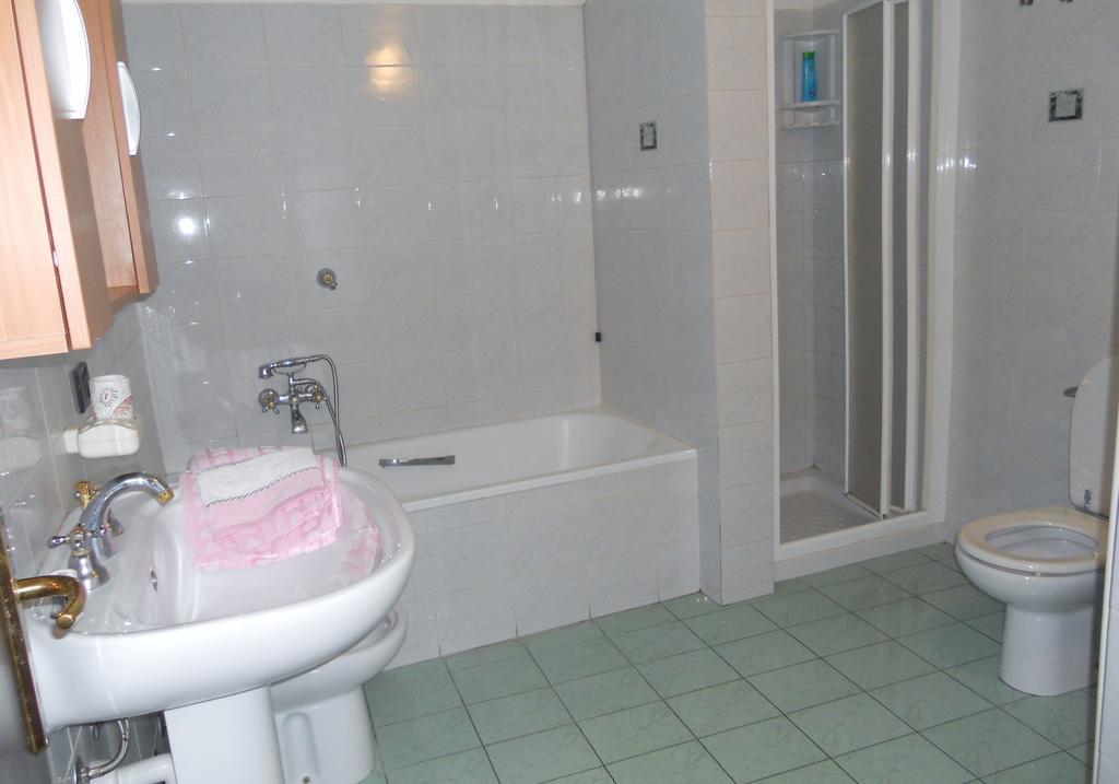 St. George Apartment Lovere Esterno foto